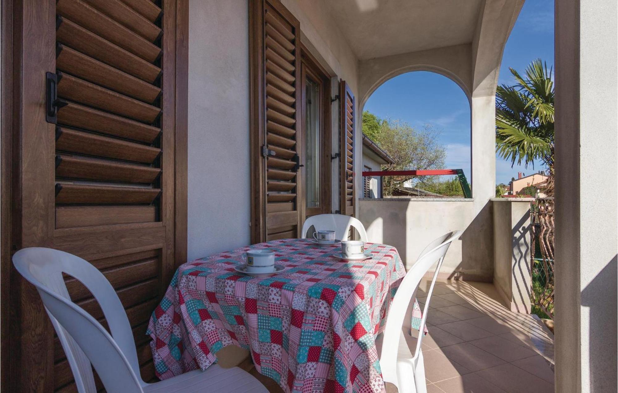 Cozy Apartment In Porec With Wifi Exterior photo